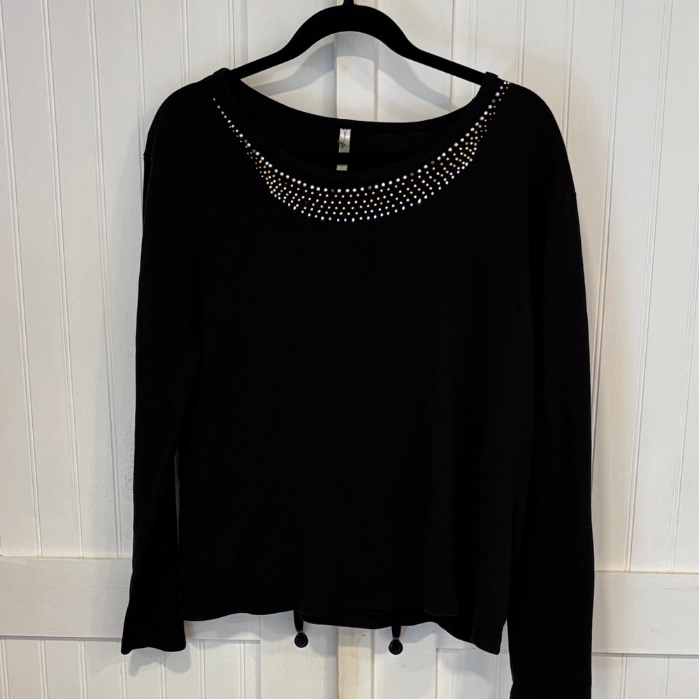 White Stag Black Long Sleeve black Top w/Rhinestone collar. Soft size XL